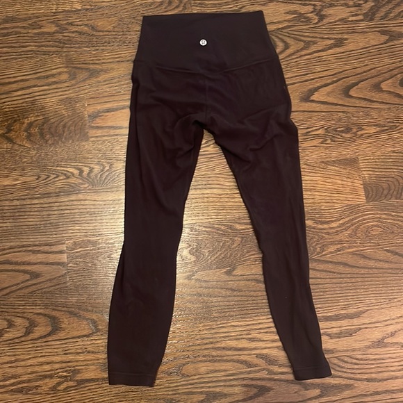 Lululemon women’s black legging size 4 - Picture 2 of 2